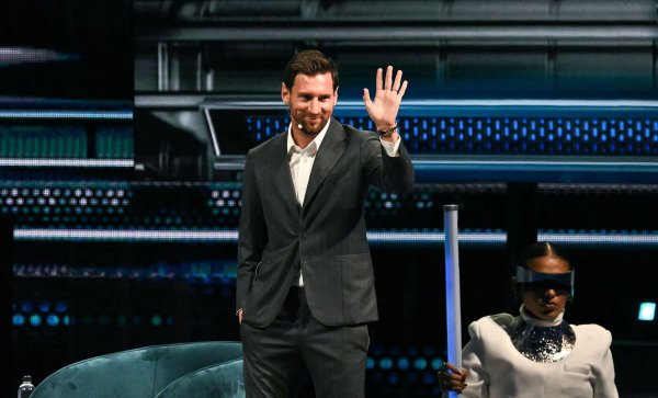 广东股票配资网 马卡：梅西计划全面接管科内利亚，目标是大力推动青训发展